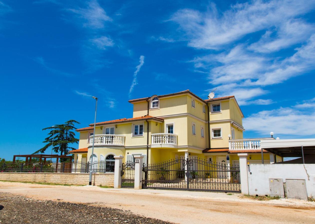 Apartment Natasa Murage